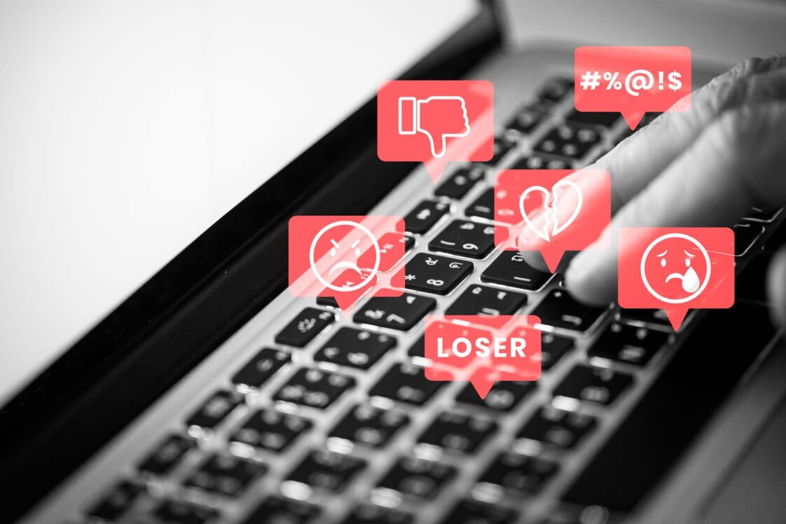 cyberbullying-la-locul-de-muncă